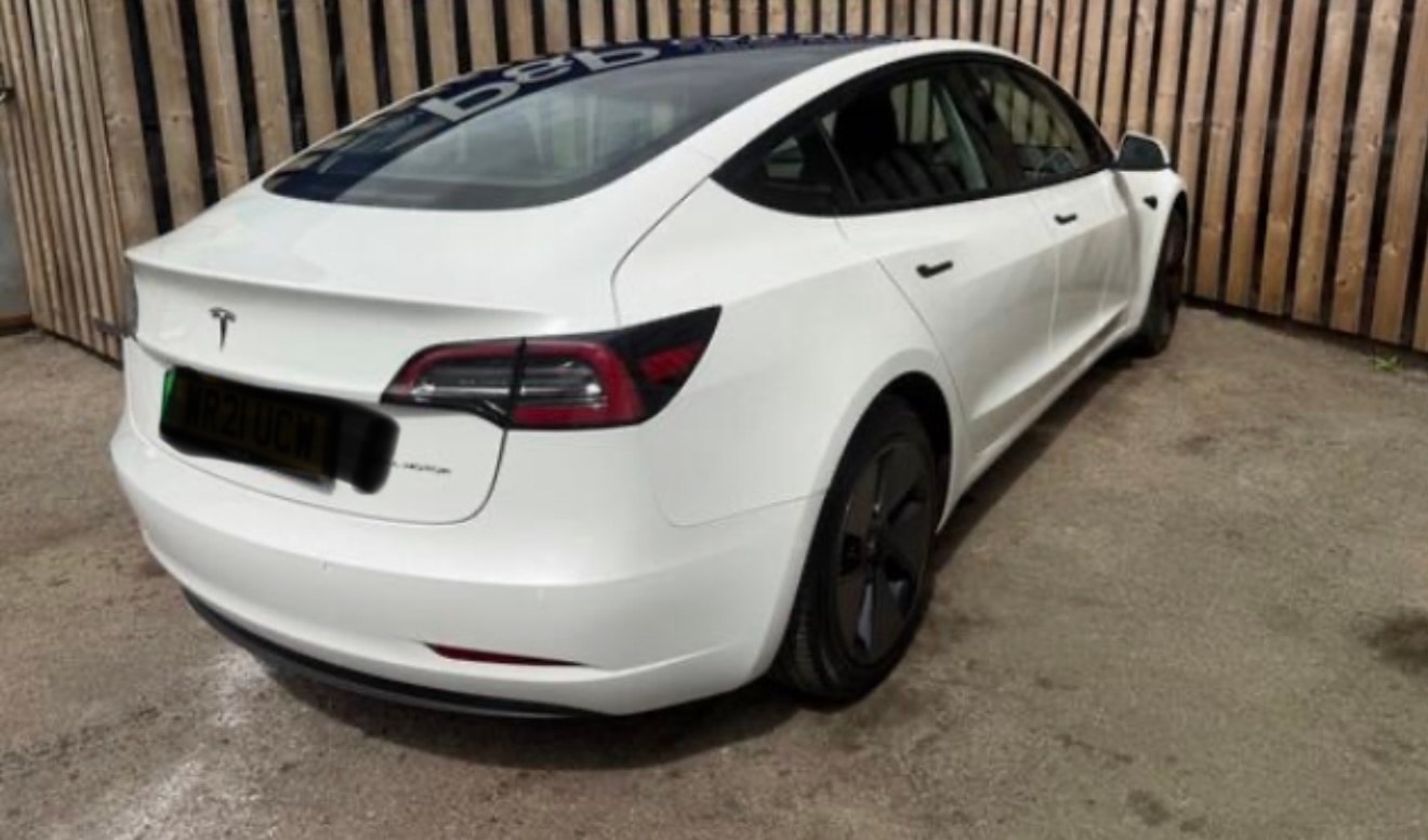 Tesla Model 3 Long Range thumbnail 2