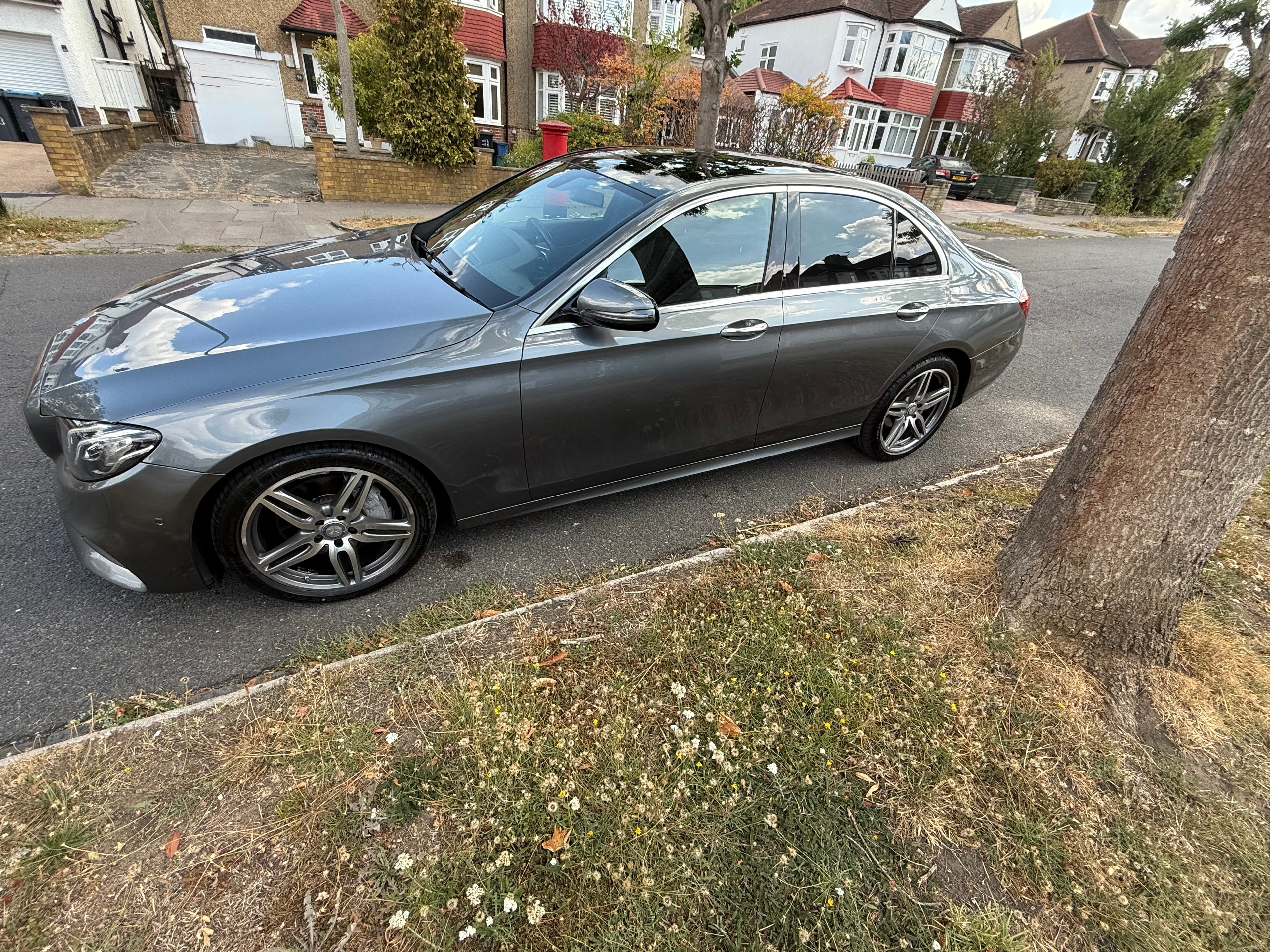 Mercedes E220d AMG Line Premium thumbnail 2