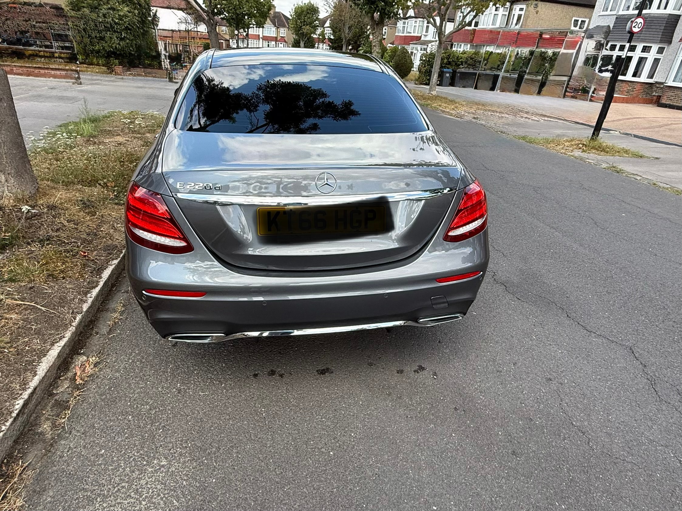 Mercedes E220d AMG Line Premium thumbnail 4
